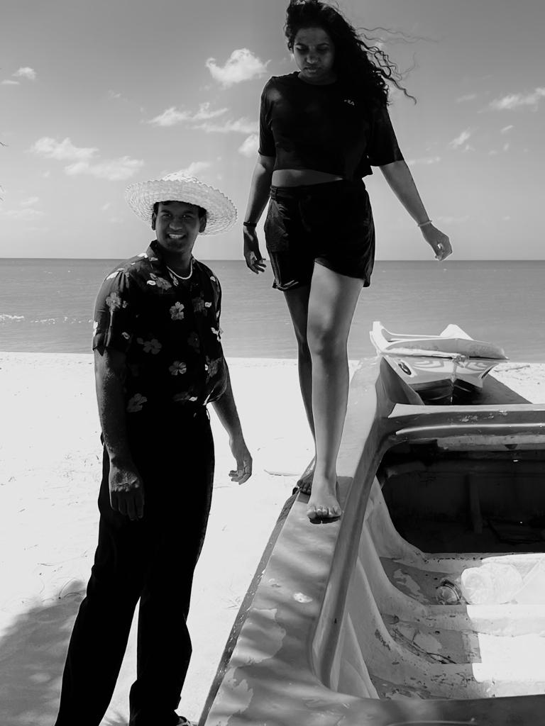 Train traversant les plantations de thé au Sri Lanka